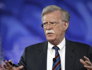 Τζον Μπόλτον: «Η σκληρή στάση απέναντι στην Κίνα θα συνεχιστεί»